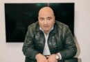 В сюжет детектива «Золотые пилигримы» Остапом Стужевым включено описание методов НЛП