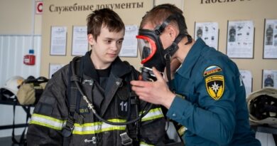ООО «Транснефть – Балтика» организовало для школьников экскурсию в пожарно-спасательную часть, обеспечивающую защиту объектов ЯРНУ